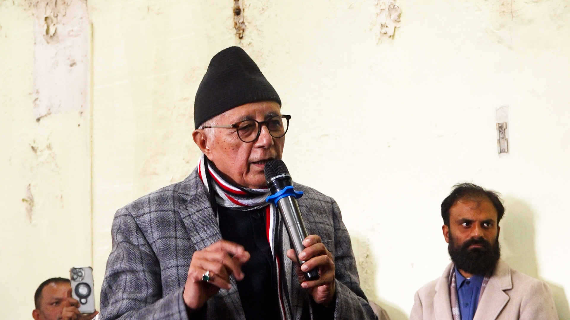 पार्टी फुटबाट जोगाउन आफूले मध्यमार्गी धार अपनाएको हो : शेखर कोइराला